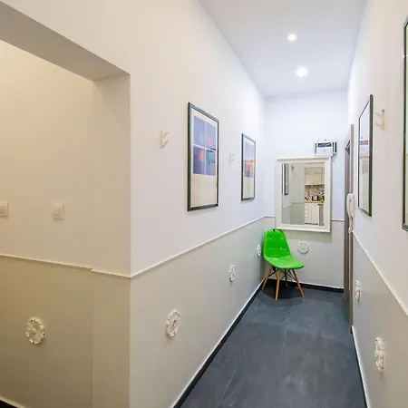 Apartment Happy Day