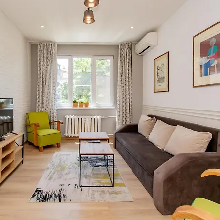Happy Day Apartment